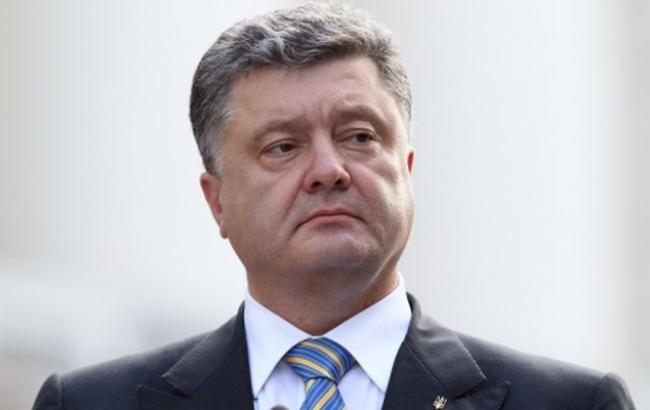 Порошенко проинформировал командующего ВС НАТО в Европе Бридлава о ситуации в Донбассе
