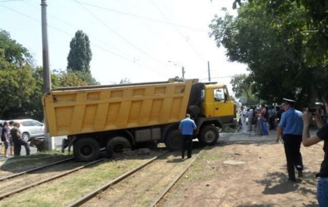 В Одессе столкнулись трамвай и грузовик, пострадали 8 человек