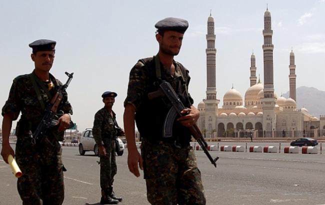 У мечеті Ємену прогриміли вибухи, загинули 15 осіб