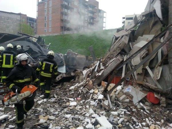 У Києві на Виноградарі стався вибух, є жертви