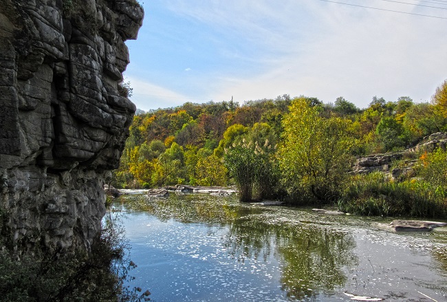 Гранитный каньон в Буках на реке Горный Тикич