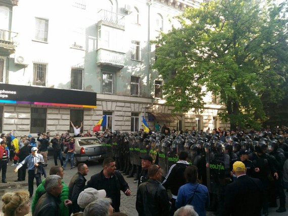 Митинг в Кишиневе закончился столкновениями с полицией