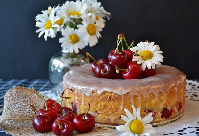 Черешневый бисквит