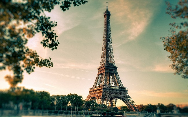 6 мая 1889 года завершилось строительство Эйфелевой башни