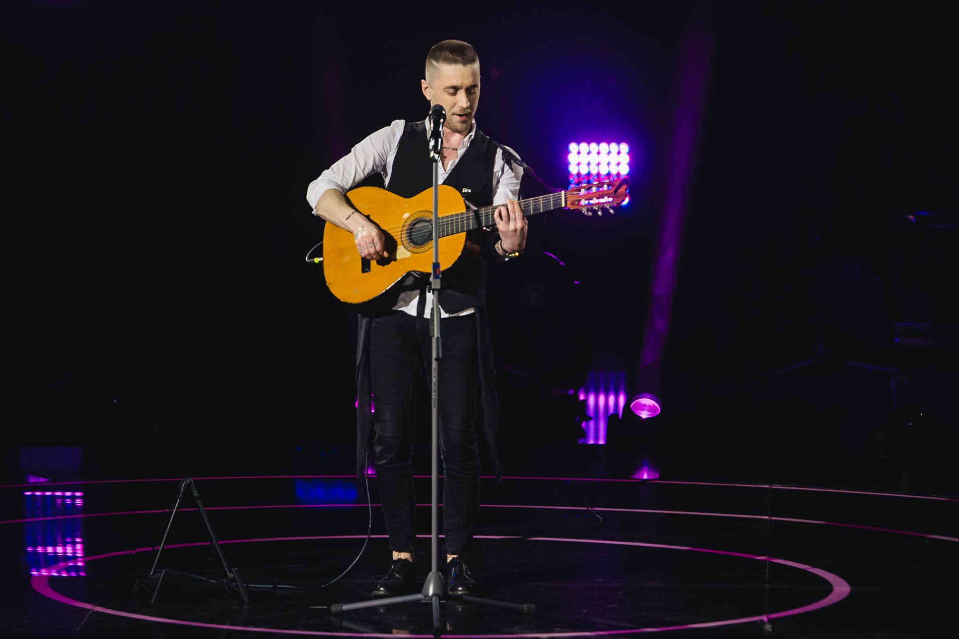 Шоу Голос країни-10 сообщает о переносе прямых эфиров