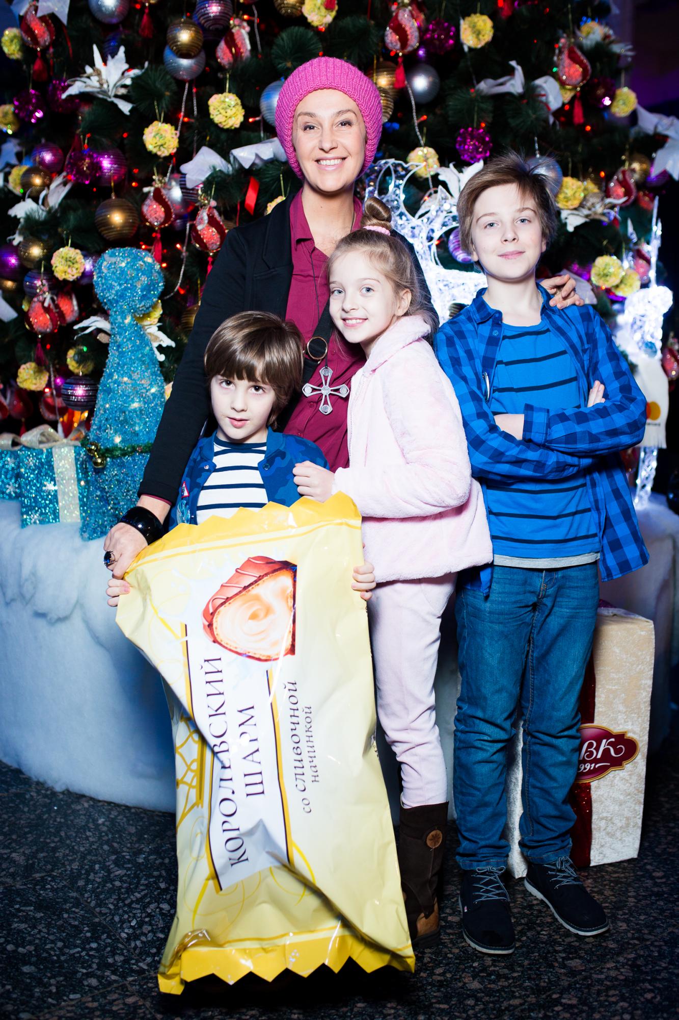 Соломко, Хливнюк, Зібров та інші відвідали прем'єру зимового шоу Winterra