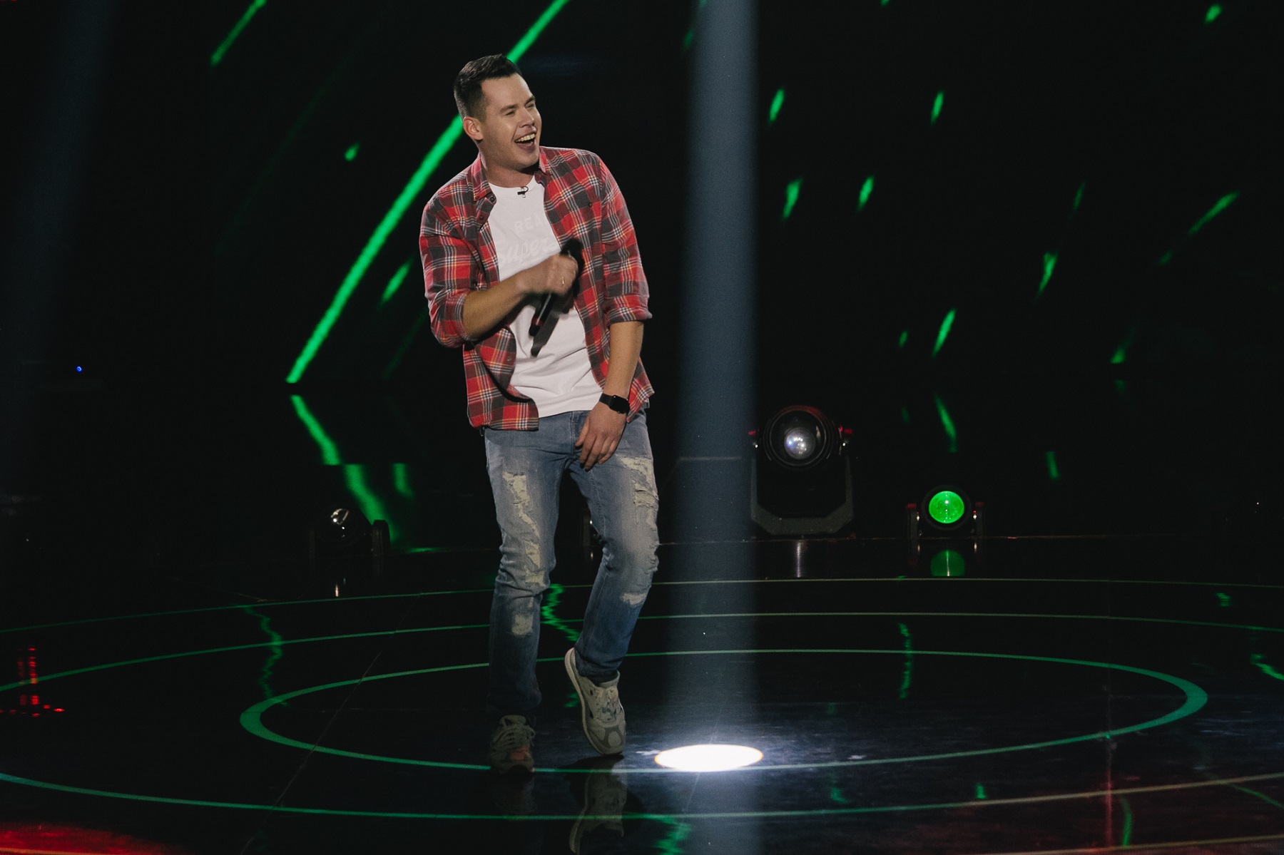 Голос країни-10: на сцене споют офицер ВСУ и жертва семейного насилия