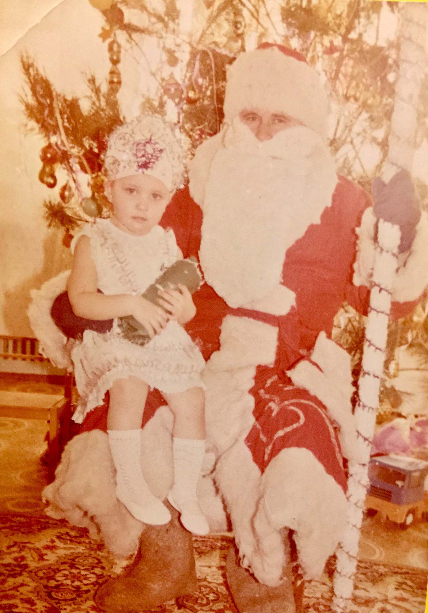 Понизили до Сніжинки: Олена Кравець та актриси "Жіночого Кварталу" показали, кого грали в дитинстві (унікальні фото)