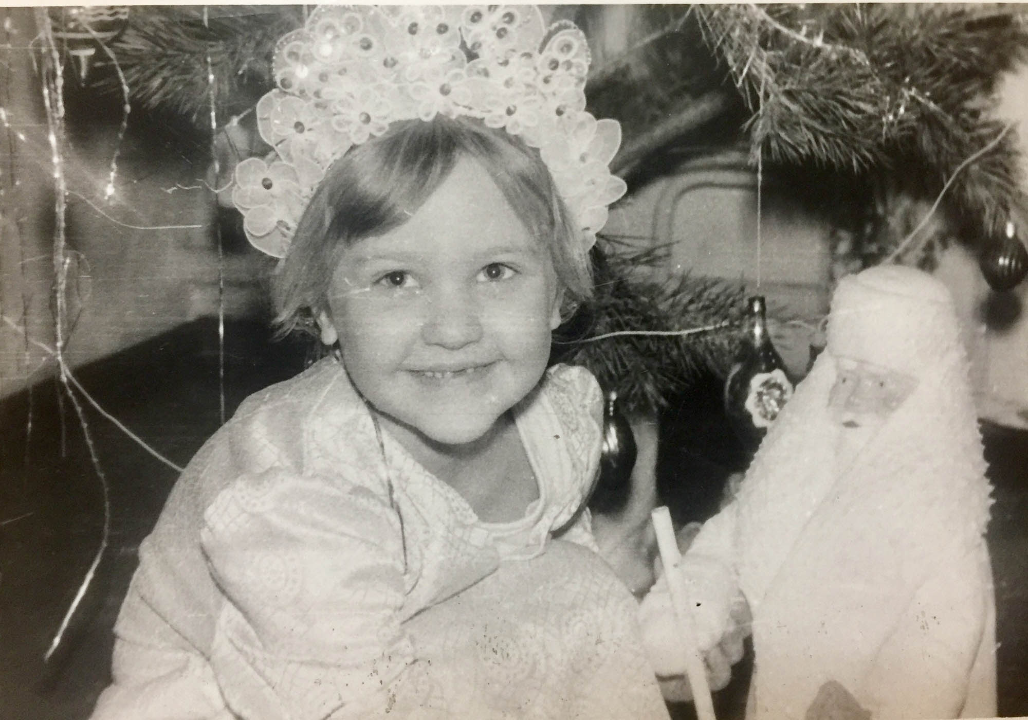 Понизили до Сніжинки: Олена Кравець та актриси "Жіночого Кварталу" показали, кого грали в дитинстві (унікальні фото)