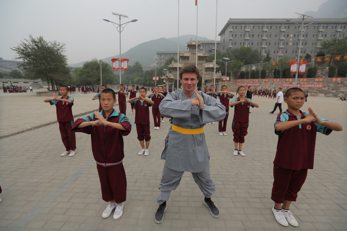 Добавляют огня: Дмитрий Комаров признался, как поддерживает отношения на расстоянии с молодой женой