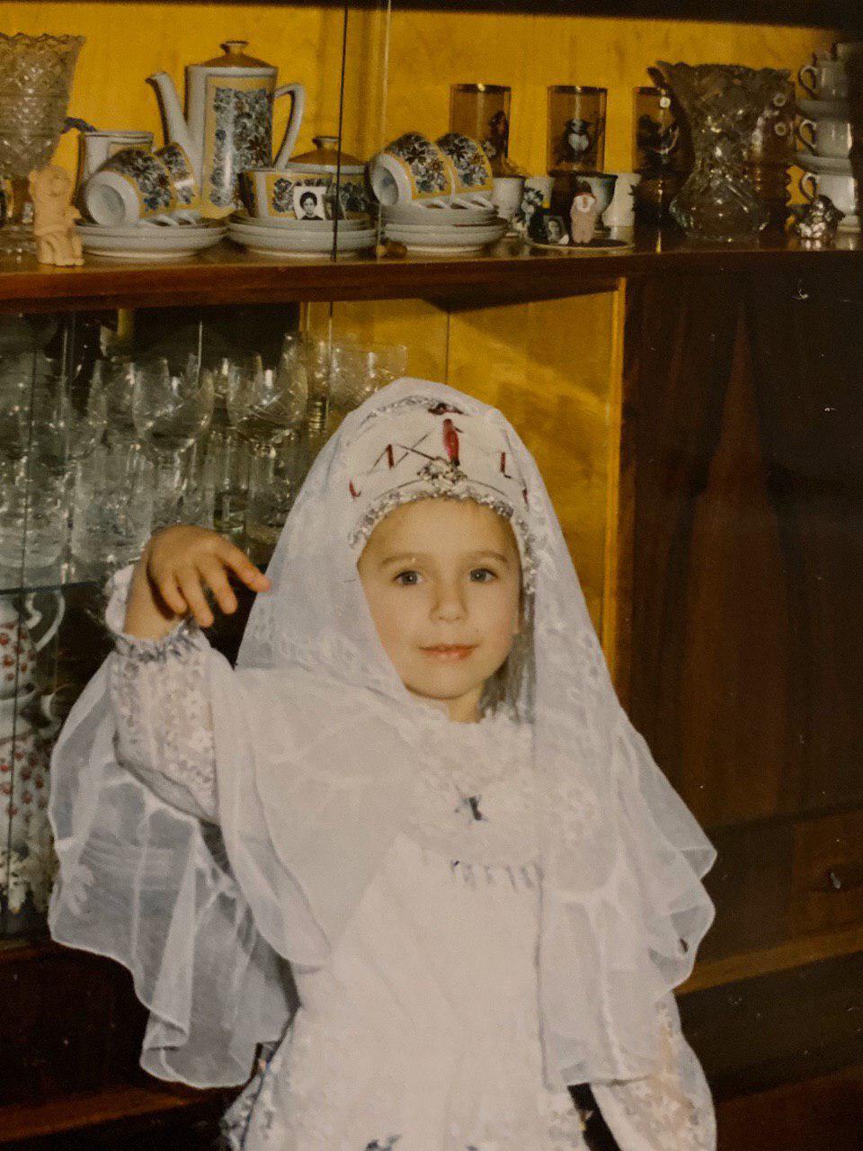 Понизили до Сніжинки: Олена Кравець та актриси "Жіночого Кварталу" показали, кого грали в дитинстві (унікальні фото)