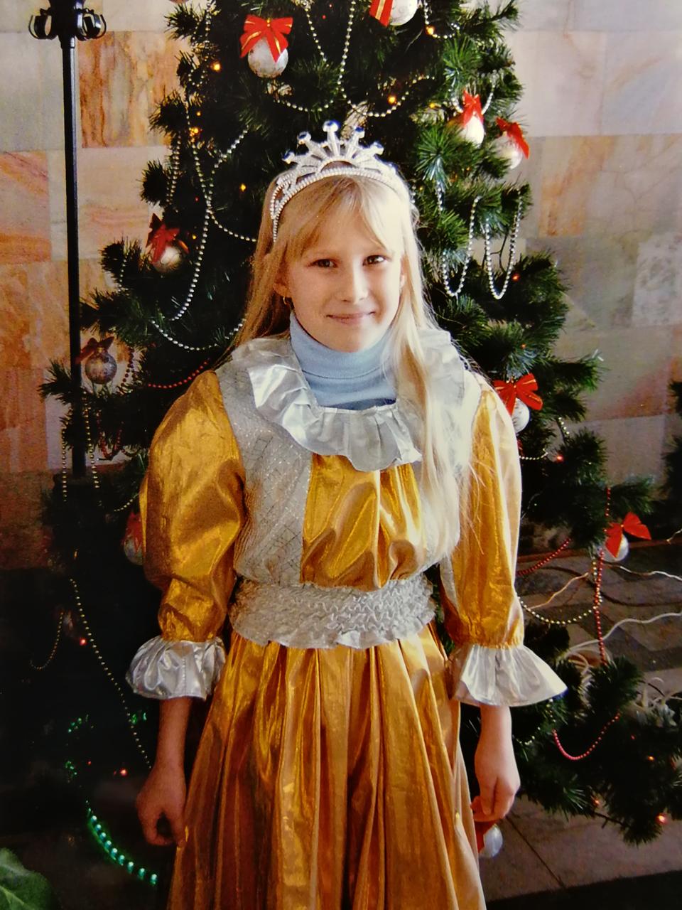 Понизили до Сніжинки: Олена Кравець та актриси "Жіночого Кварталу" показали, кого грали в дитинстві (унікальні фото)