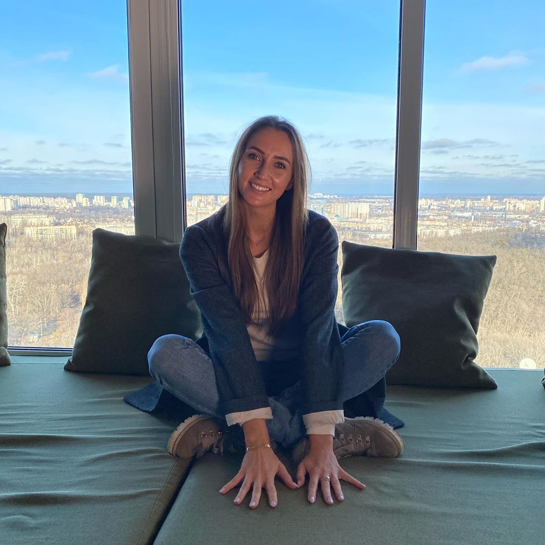 Різатдінова, Тополя, Матвієнко та інші зірки згадали про особливі обійми в житті