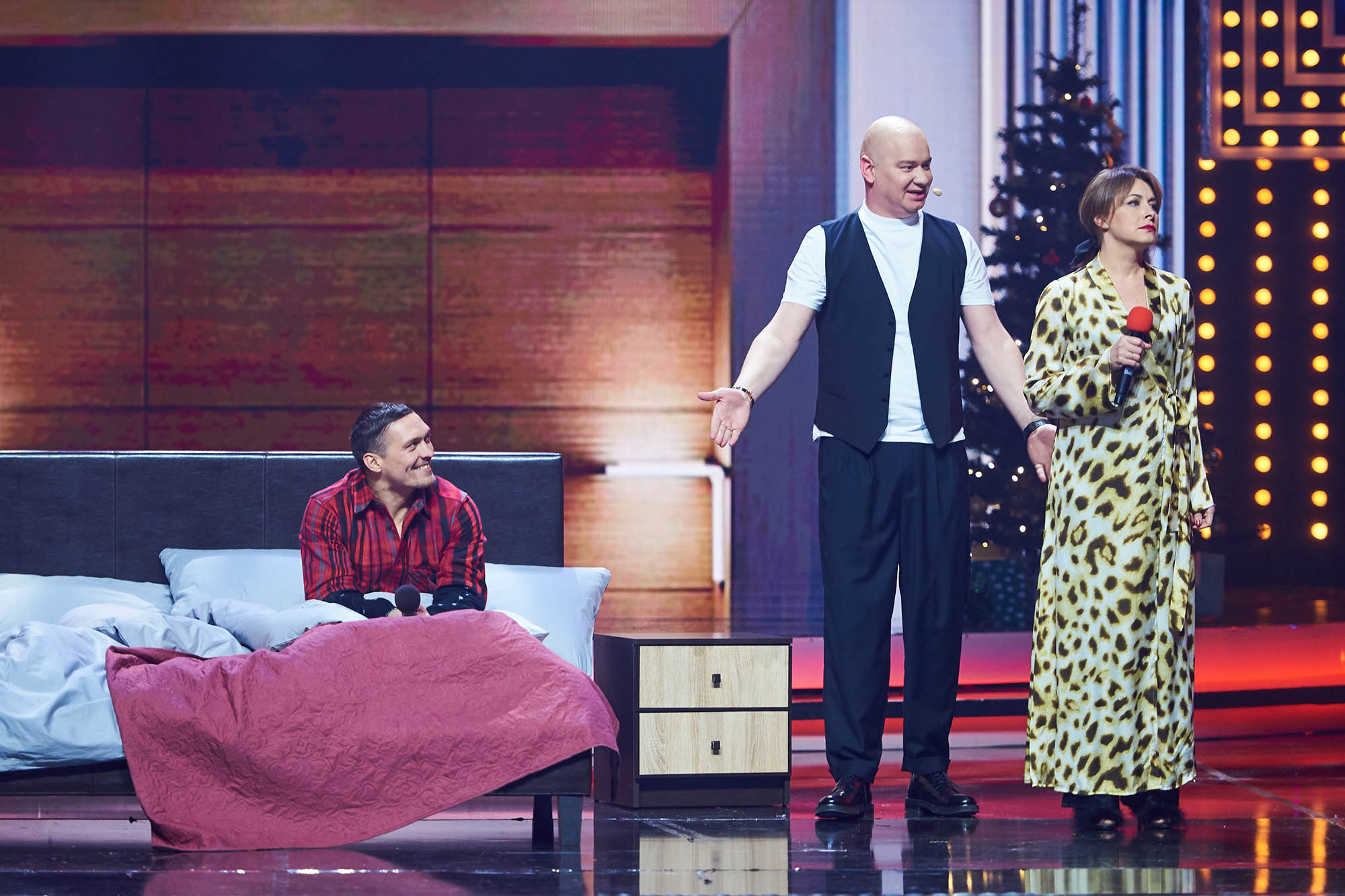 На сцене в кроватке: Елена Кравец поразила совместным фото с Усиком