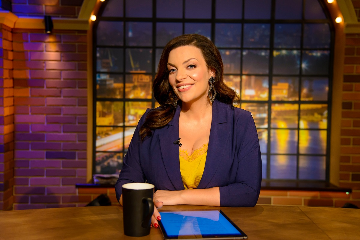 Вулиця, таксі, театр: українські зірки не соромляться грудного вигодовування у публічних місцях