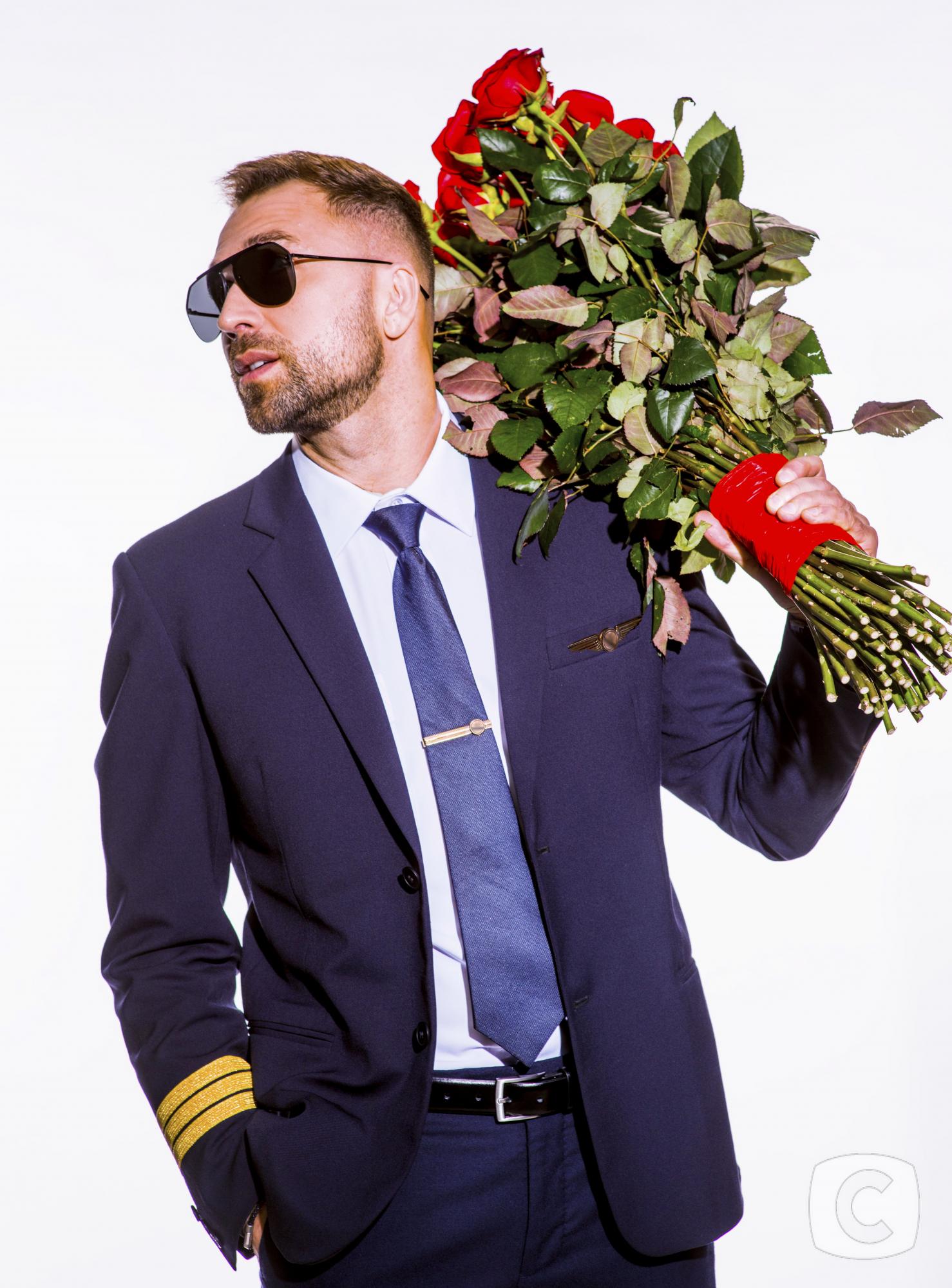 Як виглядає Холостяк 10 - у мережі з'явилося фото героя-красеня