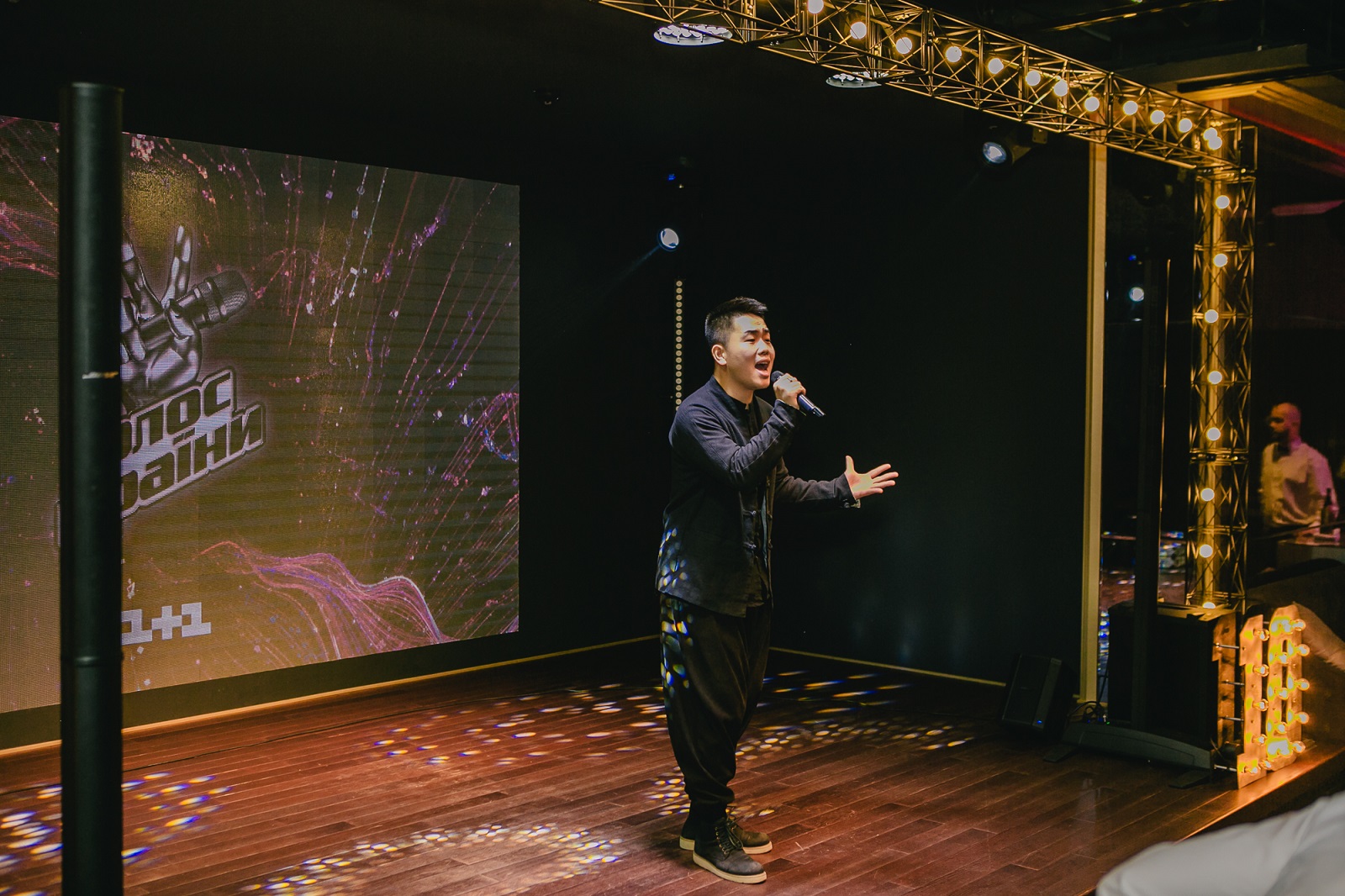 Участник Танцев со звездами Даниэль Салем станет участником Голоса страны 10