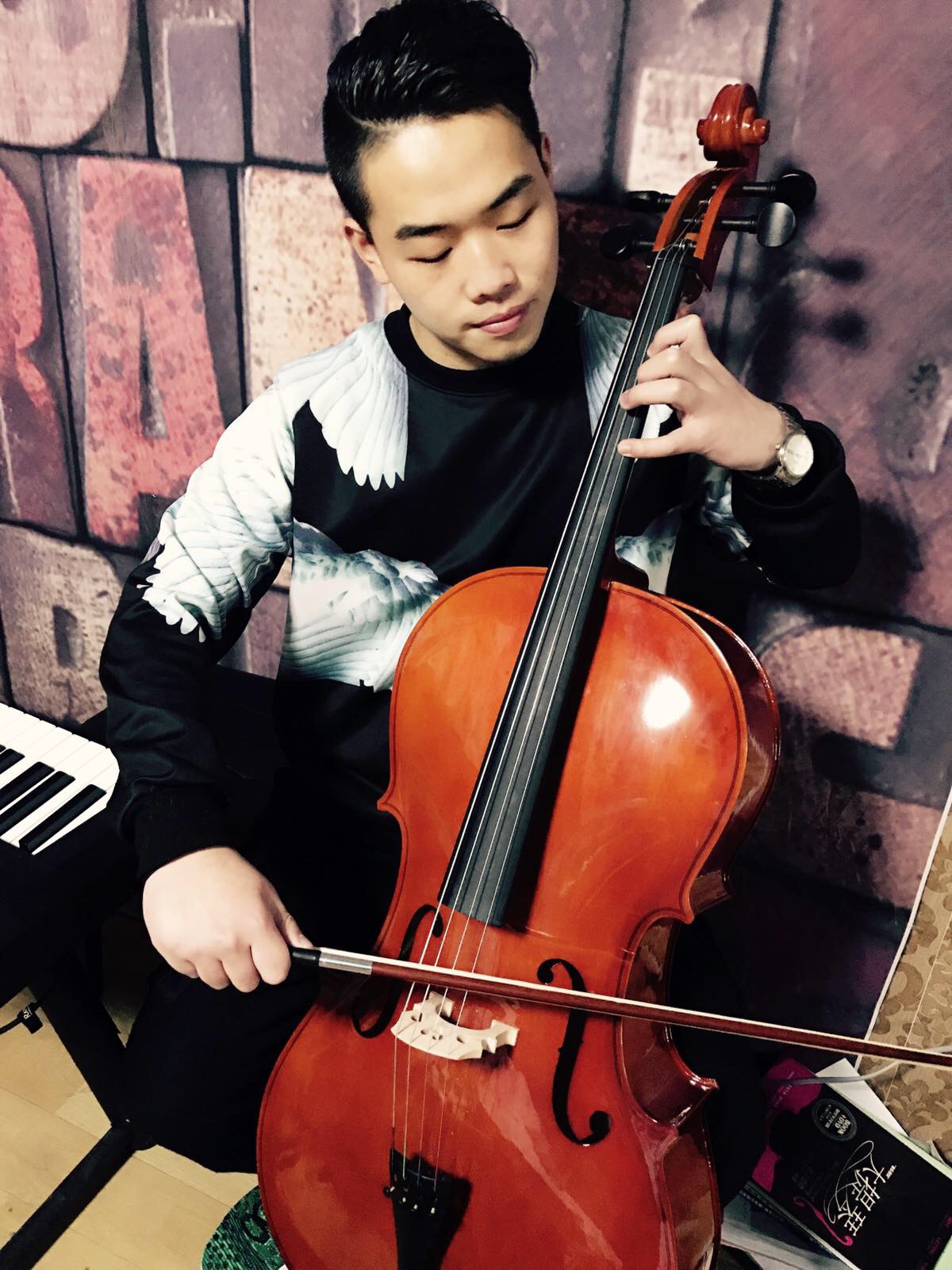 Китаец на слепых прослушиваниях Голоса страны-10 эмоционально перепел хит Океана Эльзы "Не твоя война"