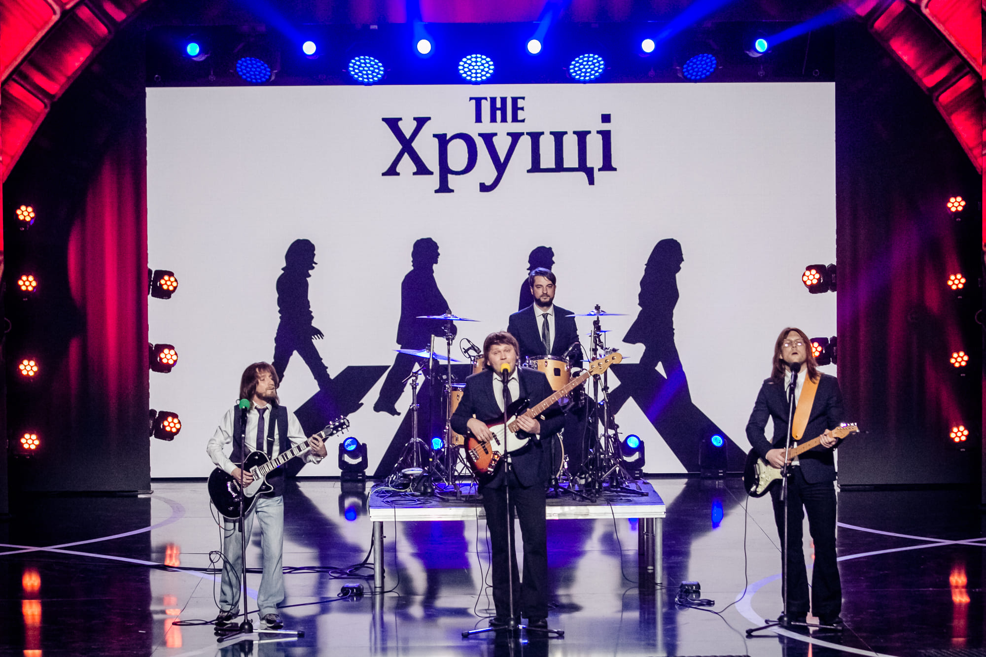 Юрий Ткач в образе Алисы из Страны чудес, Гарик Бирча - Трубадур: участники Лиги Смеха перевоплотятся в сказочных персонажей