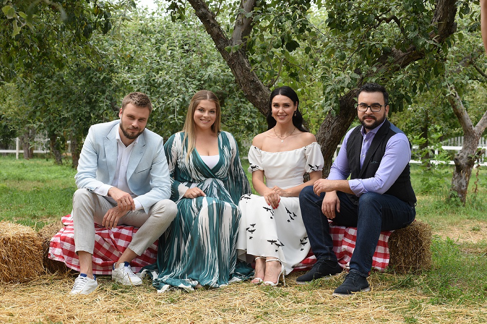 "У нас найкрасивіша країна": Осадча, Кошовий, Сенічкін та інші зірки розповіли про "місця сили"