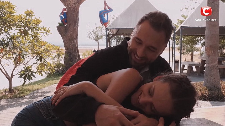 Холостяк 10 шестой выпуск: Макс и Дана прыгнут с парашютом