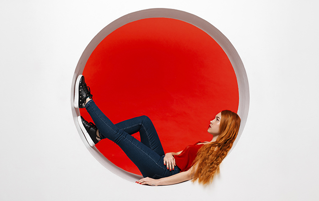 Светлая грусть: певица из Луганска сняла клип во Львове и "взорвала" сеть