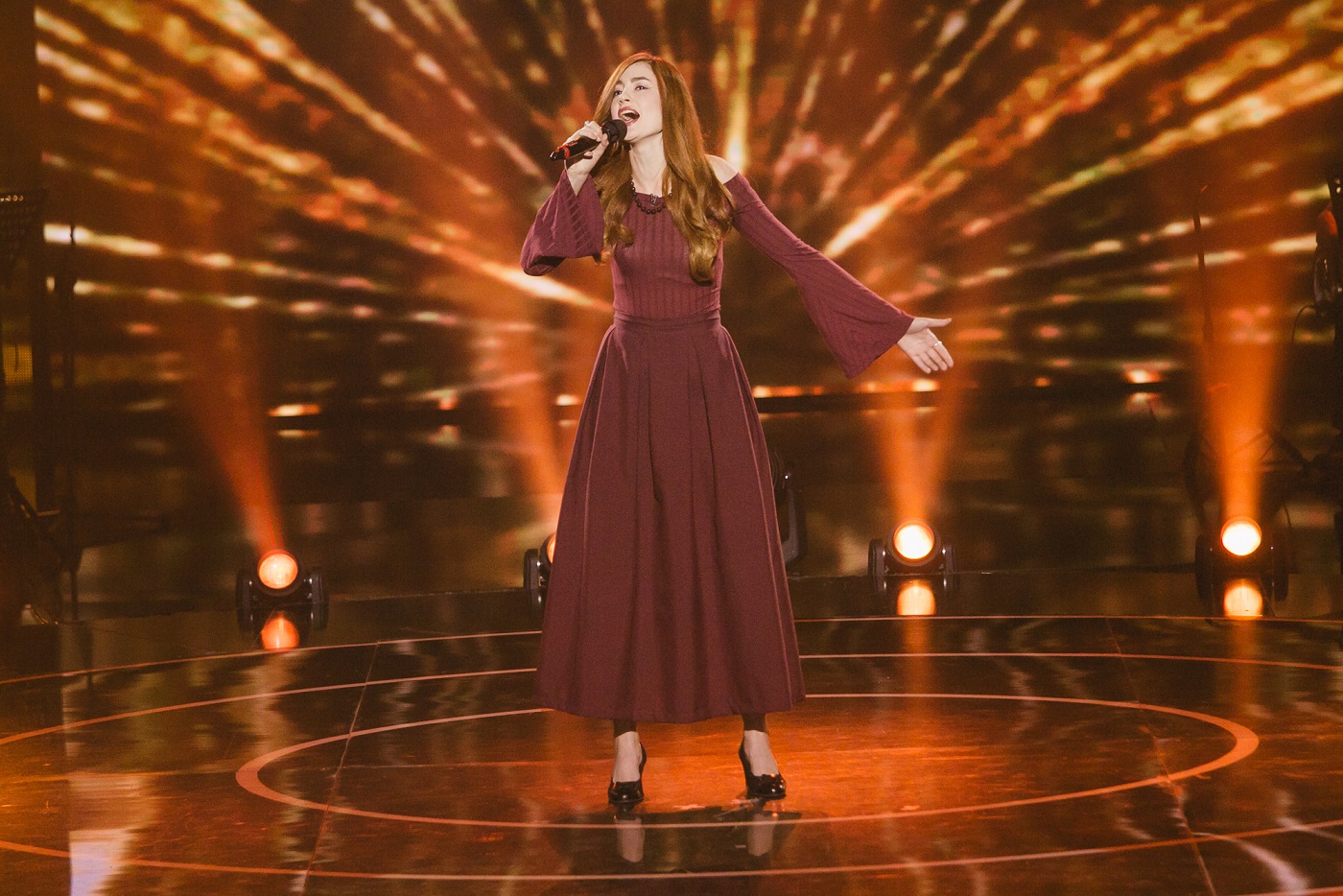 Блогер из села, канадец с украинскими корнями и тракторист пришли на слепые прослушивания шоу Голос країни 10