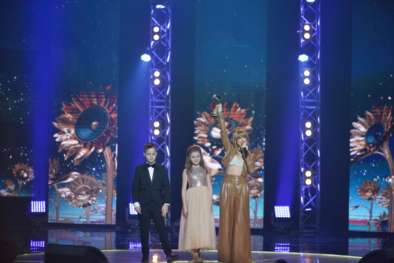 Як плакала вона: TAYANNA получила престижную музыкальную награду