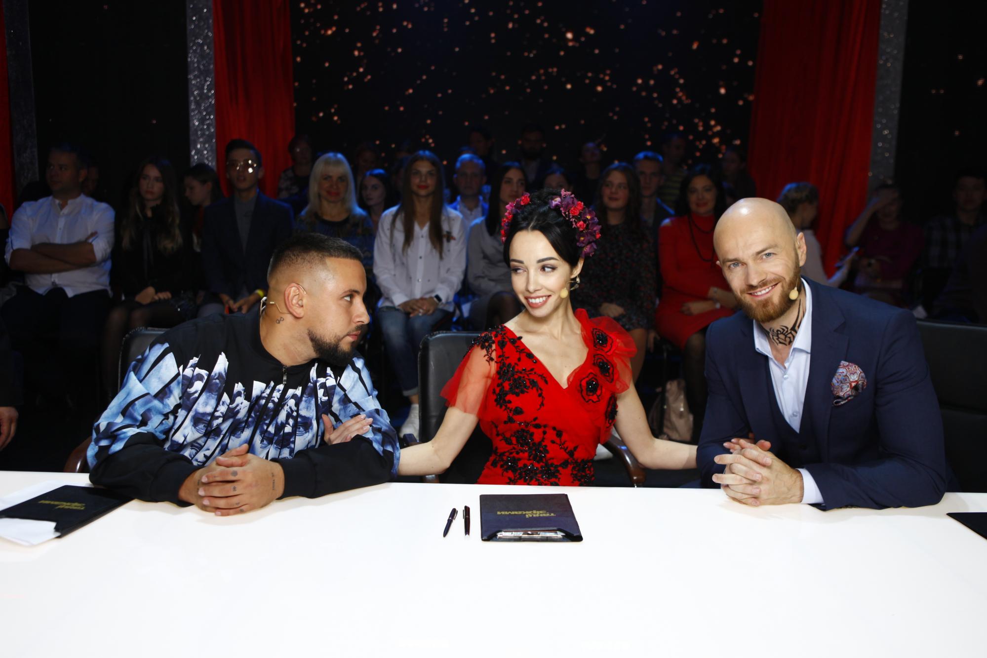 &quot;Цирк&quot; на Танцах со звездами: Игорь Ласточкин станет силачом, а Денис Беринчик - уборщиком