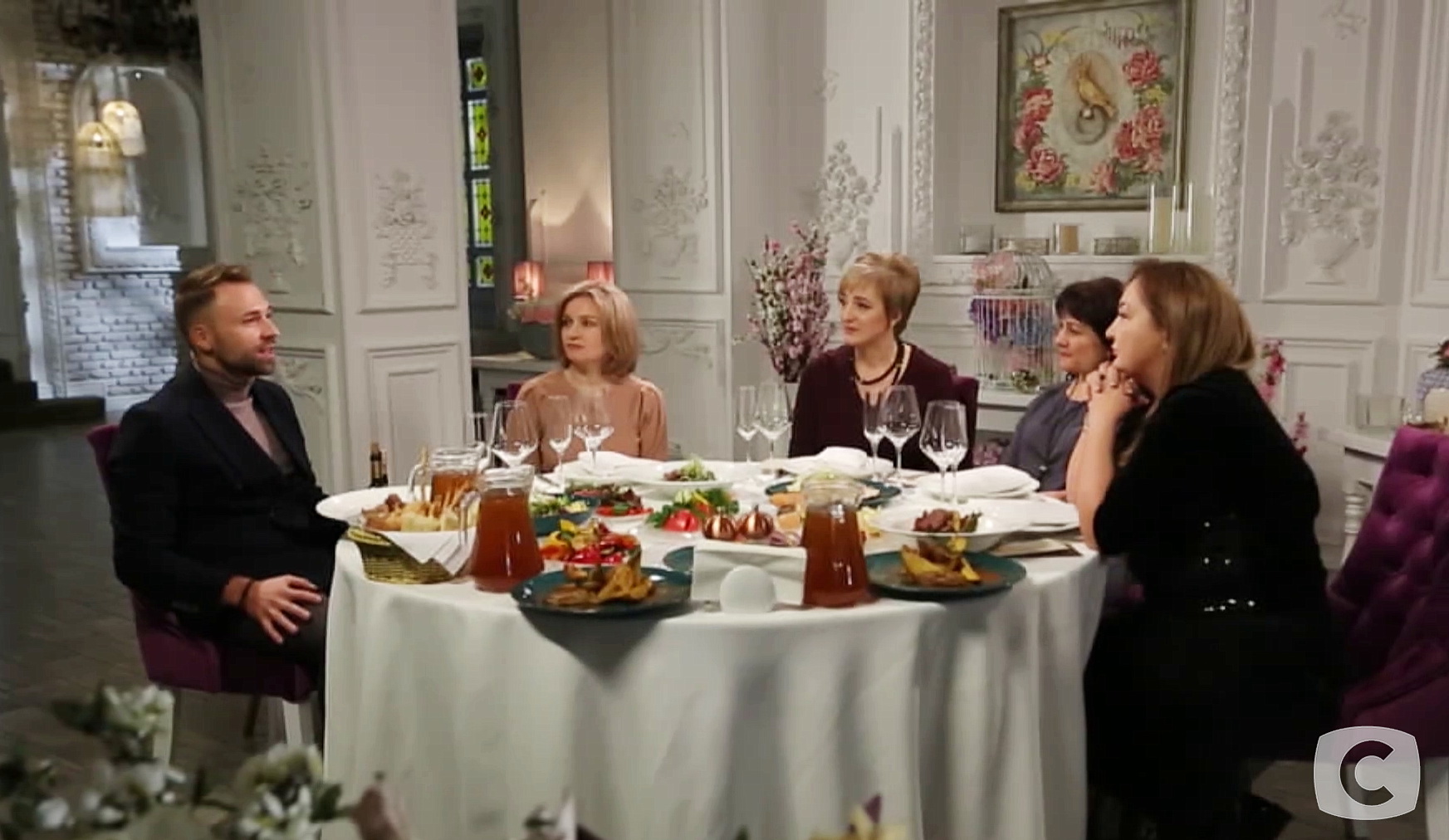 Холостяк-10 десятий випуск: Макс Михайлюк організовує таємну зустріч з мамами учасниць