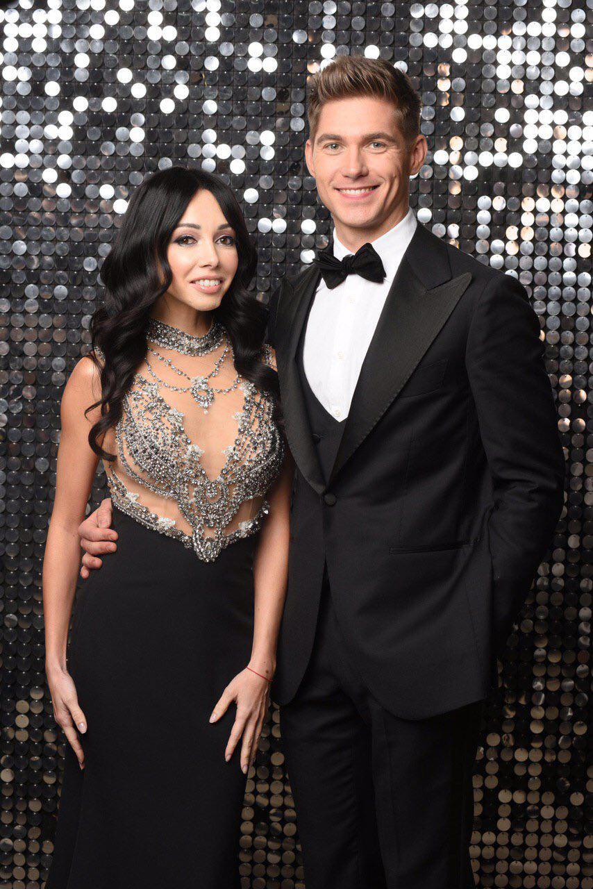 Каменских-зебра и Кароль-Джессика Рэббит: звезды удивляли смелыми образами на &quot;Ночі суперхітів&quot; (фото)