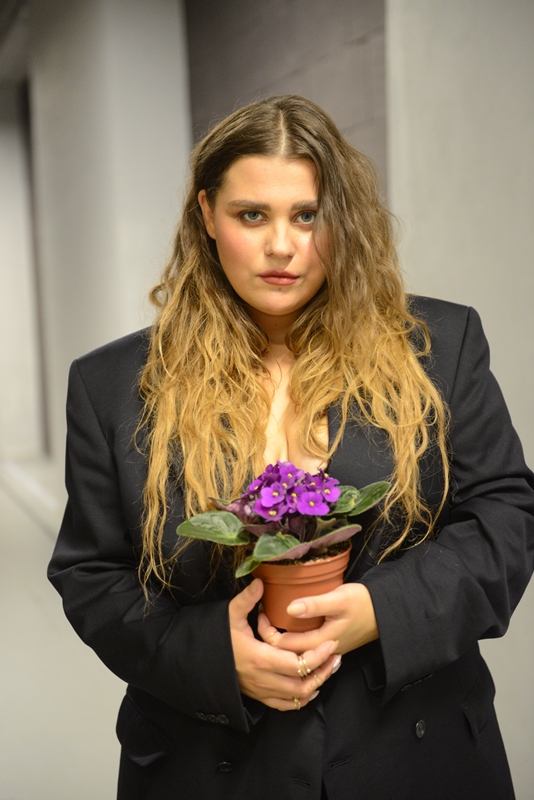 "Аж мурашки по шкірі": KAZKA презентувала чуттєвий кліп на пісню "Плакала"