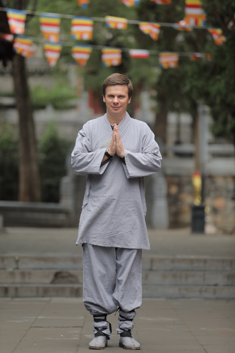 Крылья любви: Дмитрий Комаров рассказал, как в Китае решал проблему длительной разлуки с женой