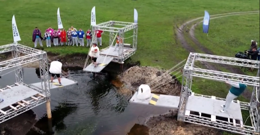 Зважені та щасливі 9 сезон: женские бои в грязи