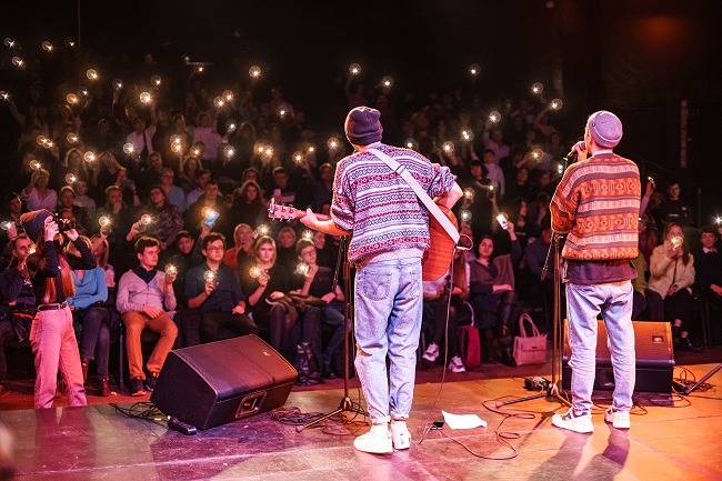 Первый солд-аут: ZBSband устроили взрывной перформанс на "Сцене 6"