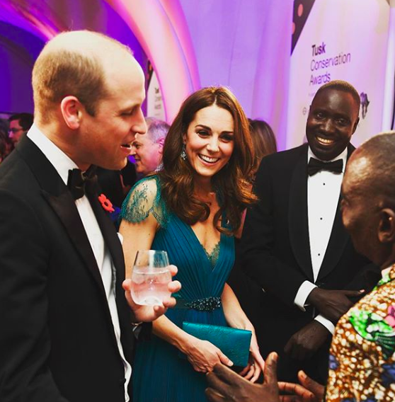 Тайна раскрыта: что всегда носит в сумочке Кейт Миддлтон