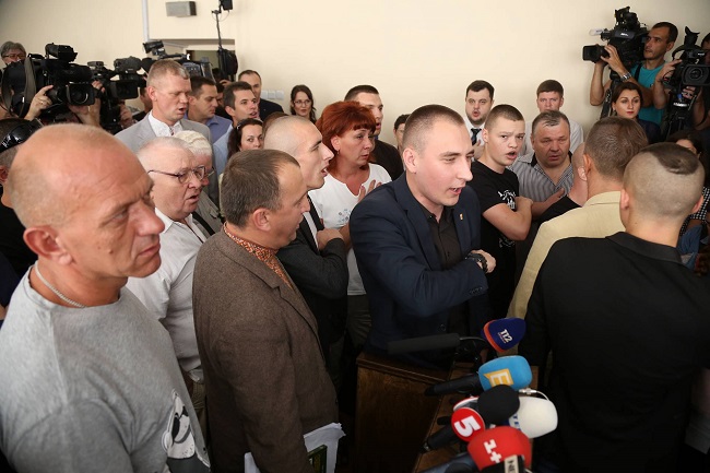 Суд Киева перенес заседание по делу столкновений под Радой на 23 сентября