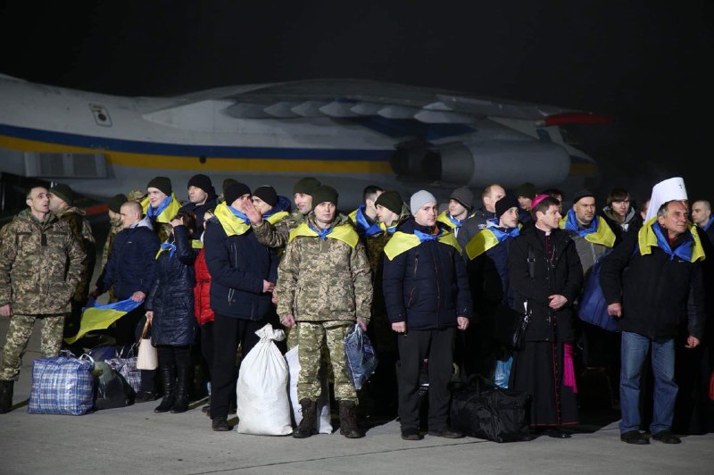 Самолеты с освобожденными заложниками приземлились в "Борисполе"