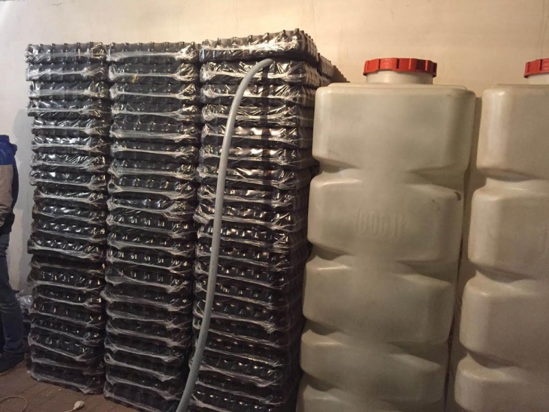 У Києві викрили підпільний цех з виробництва спирту