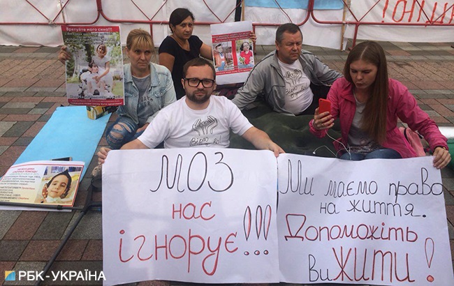 Під Радою проходить акція на підтримку виборчої реформи