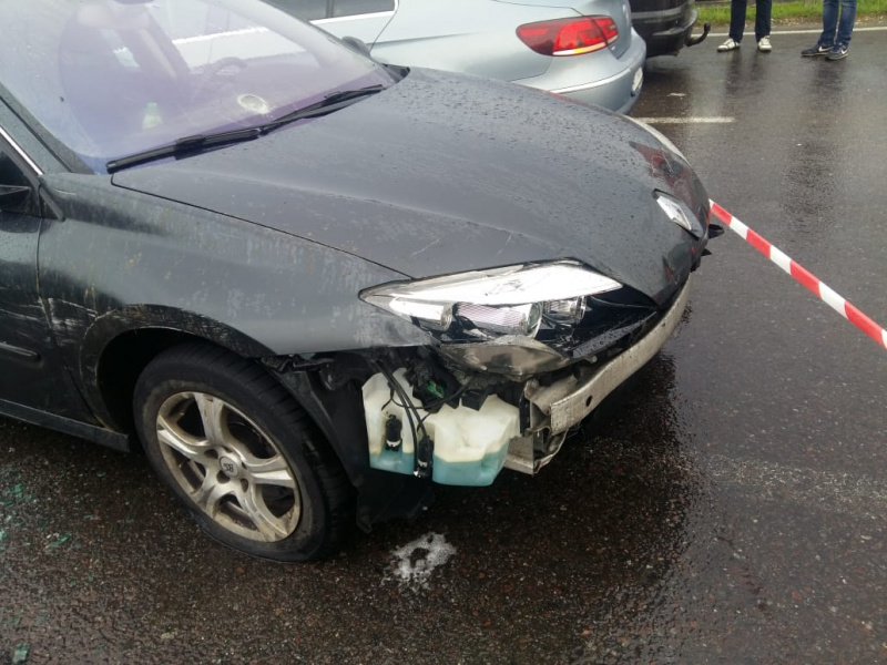 В Україну з Польші намагався прорватися автомобіль, позбивавши шлагбауми