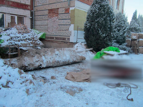 Полиция возбудила дело по факту гибели строителя в Черниговской области