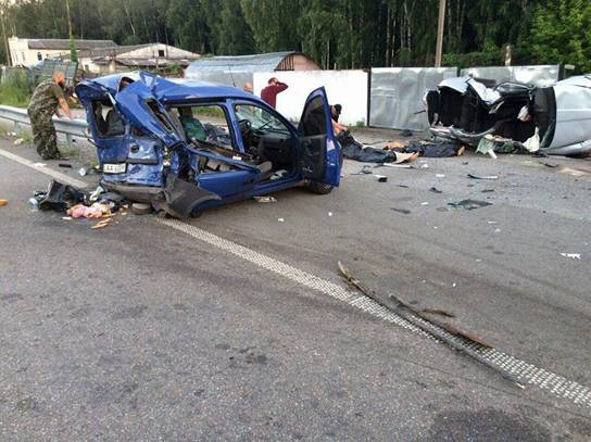 ДТП під Києвом: 3 людини загинуло, 5 поранено