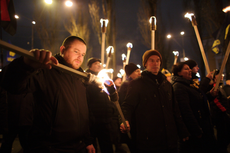 У Києві націоналісти провели смолоскипну ходу на честь Бандери (фоторепортаж)