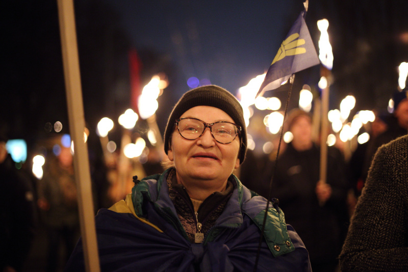 У Києві націоналісти провели смолоскипну ходу на честь Бандери (фоторепортаж)
