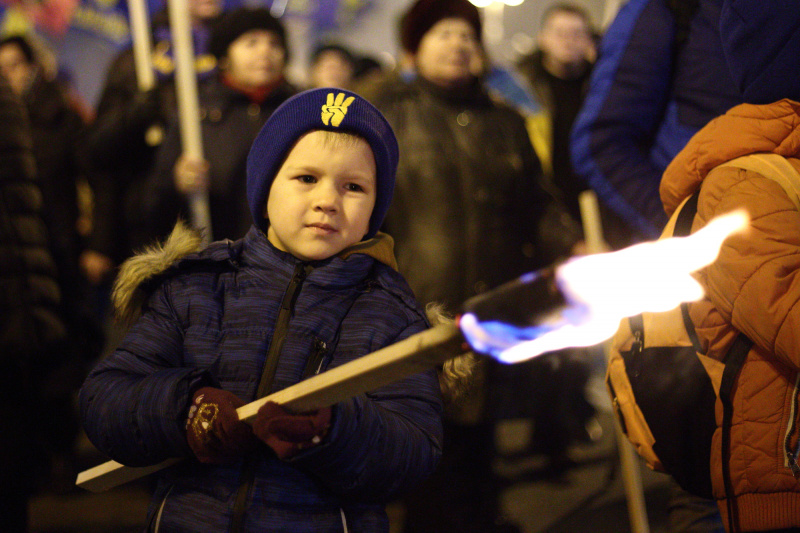 У Києві націоналісти провели смолоскипну ходу на честь Бандери (фоторепортаж)
