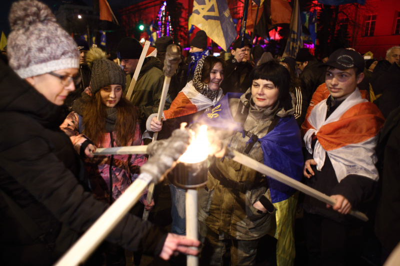 У Києві націоналісти провели смолоскипну ходу на честь Бандери (фоторепортаж)
