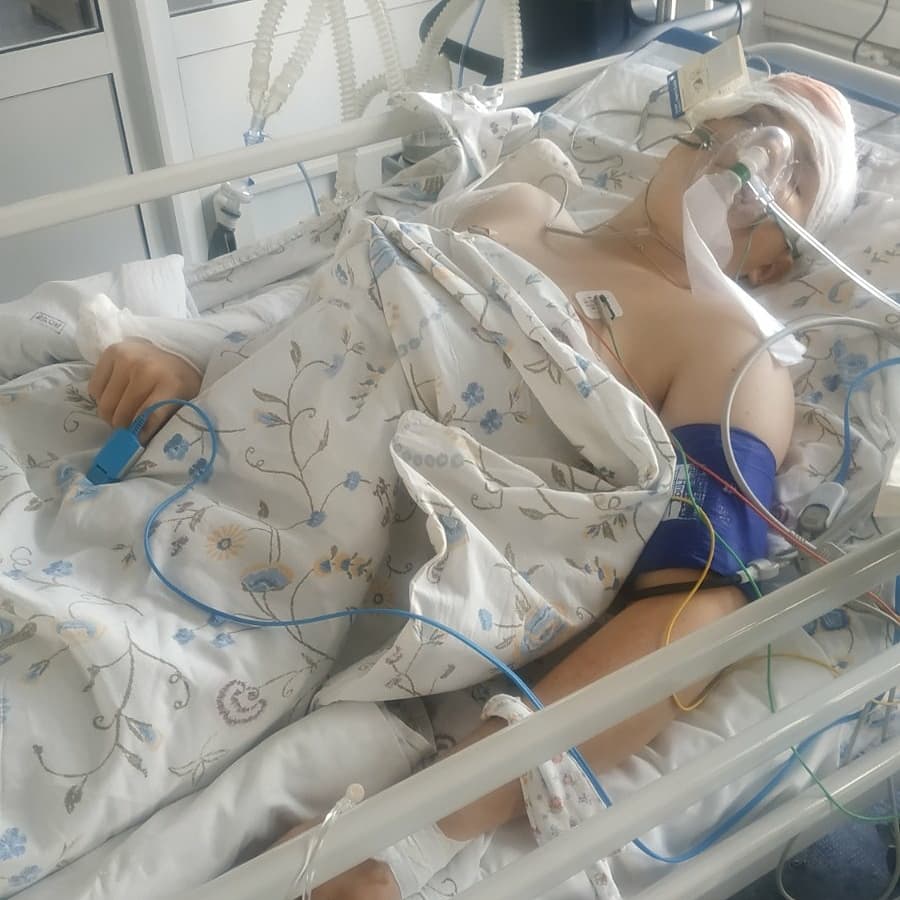 Він сам був п'яний: у Вінниці неадекватна "мажорка", яка збила дитину, на колінах вилазила з машини