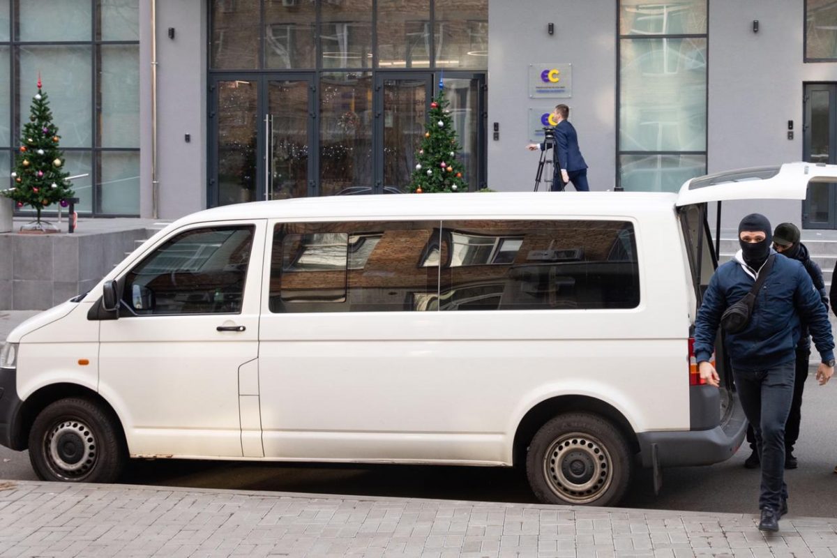 У &quot;Євросолідарності&quot; відреагували на обшуки в офісі партії