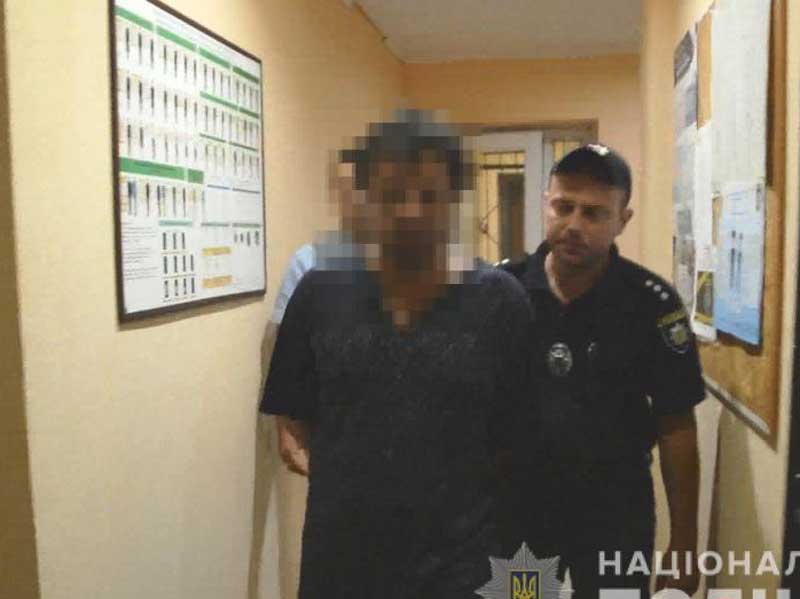 Под Одессой пьяный мужчина вонзил нож в спину племяннику: ребенок его обзывал